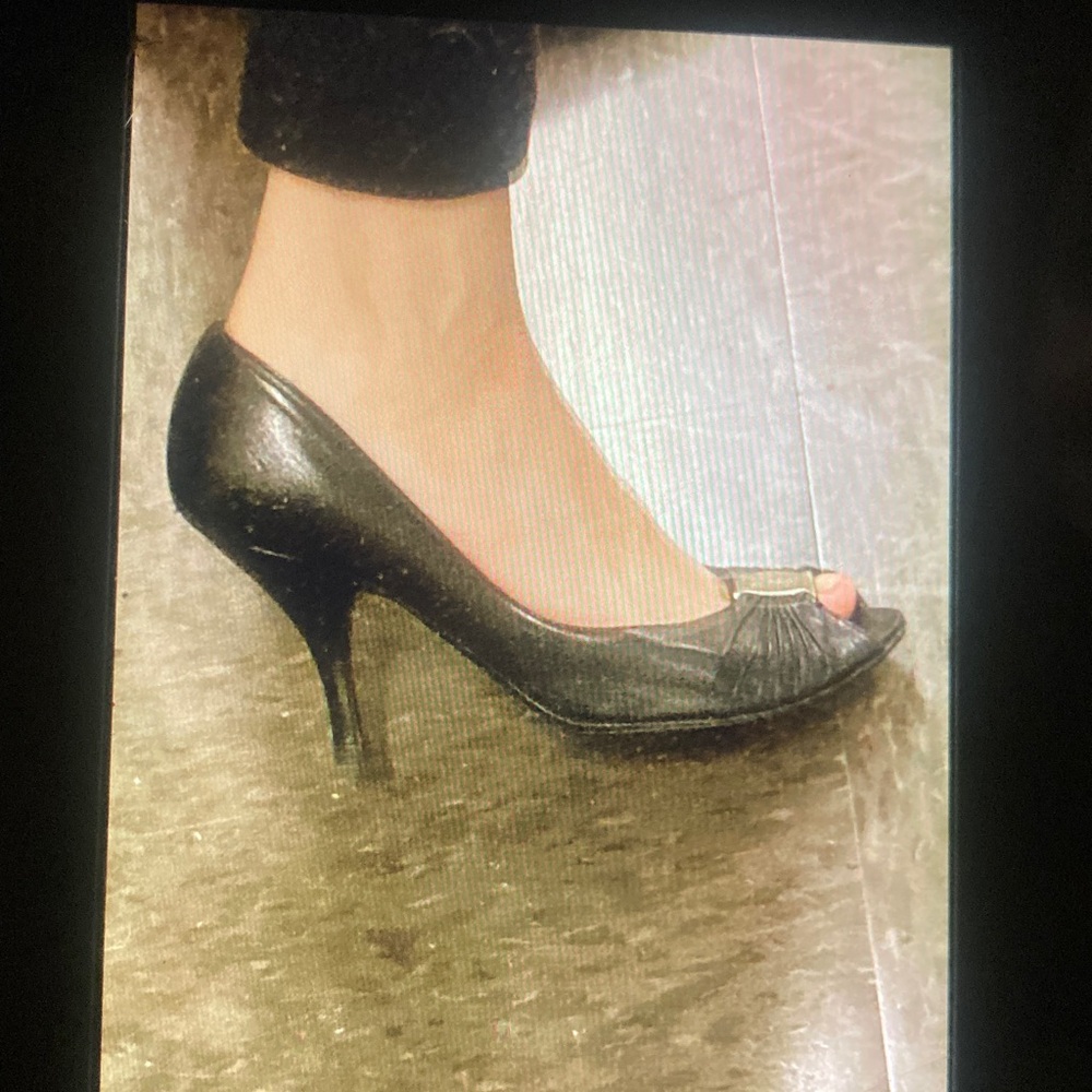 Salvatore ferragamo heels leather open toe